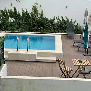 3* Pensión Saldanha Pool & Garden